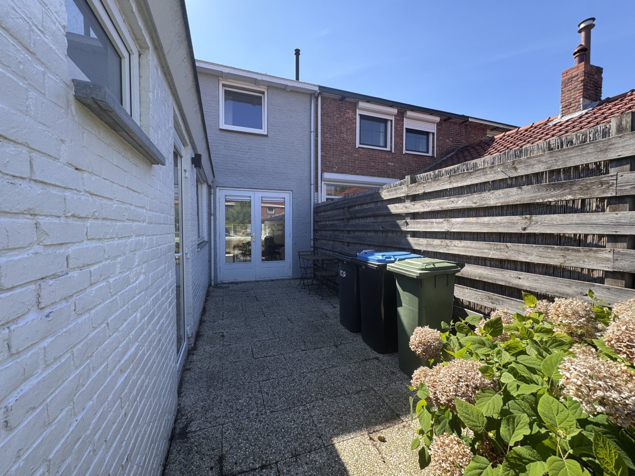 Instapklare gemeubileerde eengezinswoning met tuin en 3 slaapkamers