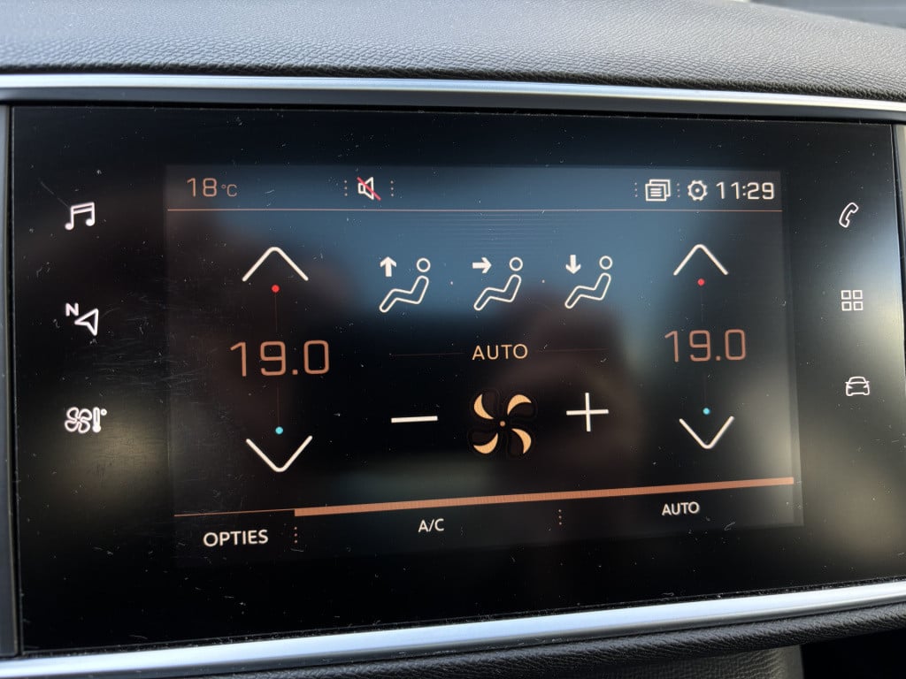 Peugeot 308 sw 1.2 puretech blue lease premium/ panoramadak/ trekhaak