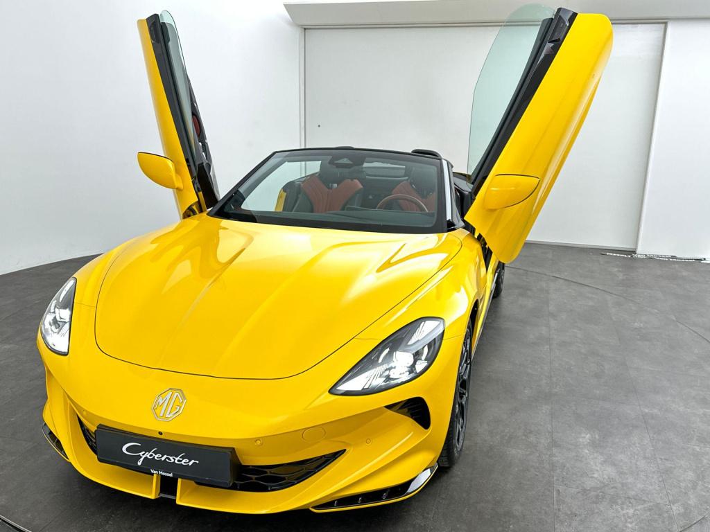 MG Cyberster mg trophy extended range 77kwh | showroommodel | 507 km bereik