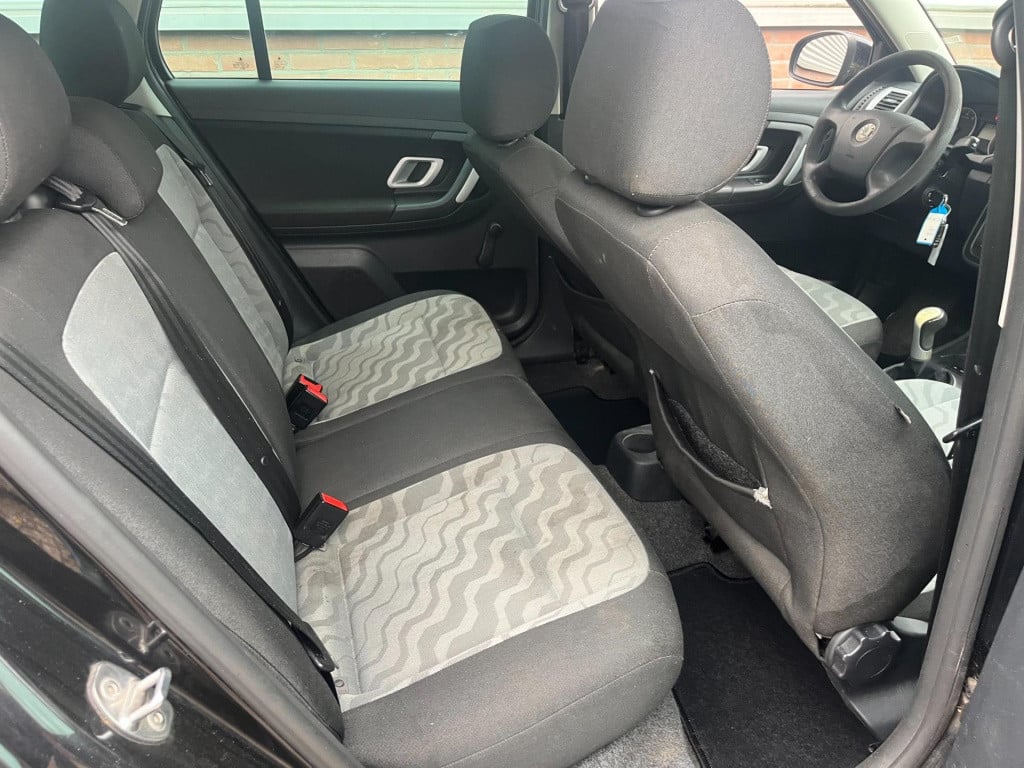 Skoda Fabia combi 1.6-16v ambiente | airco