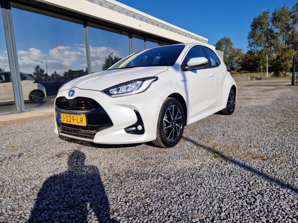 Toyota Yaris 1.5 hybrid first edition | automaat | adaptieve cruise control