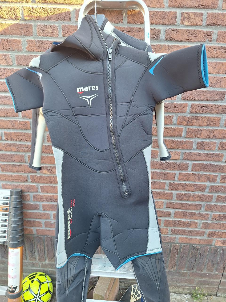 Mares dubbel duikpak maat 4