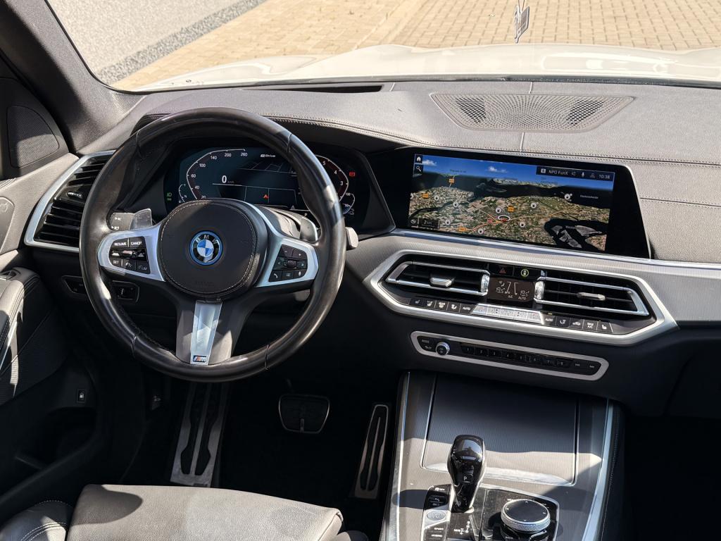 BMW X5 xdrive45e high executive | m pakket | pano | luchtvering | trekhaak 