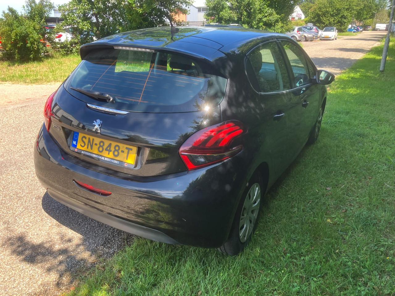 Peugeot 208 1.2