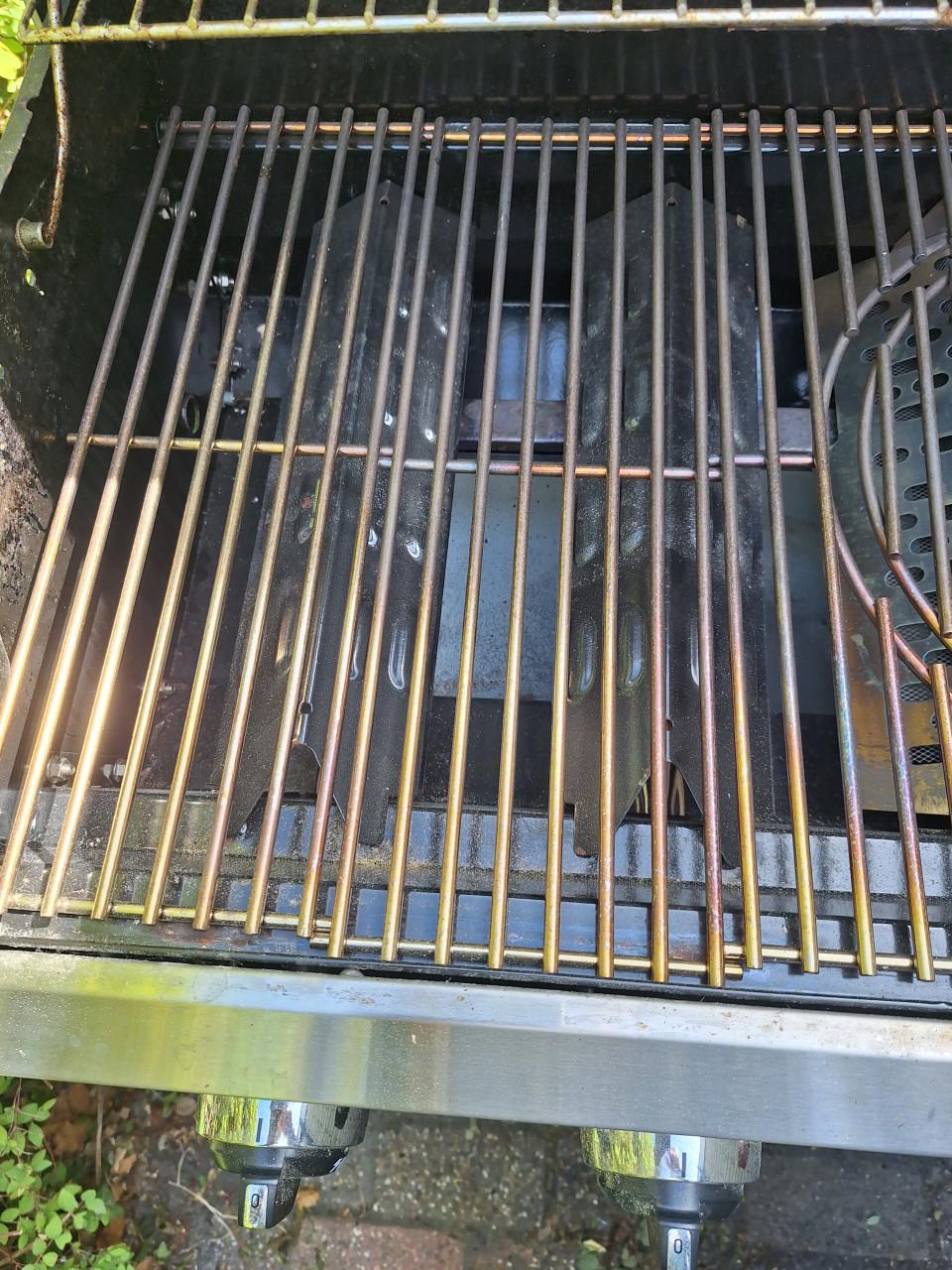 In NIEUWSTAAT verkerende  Gas  bbq