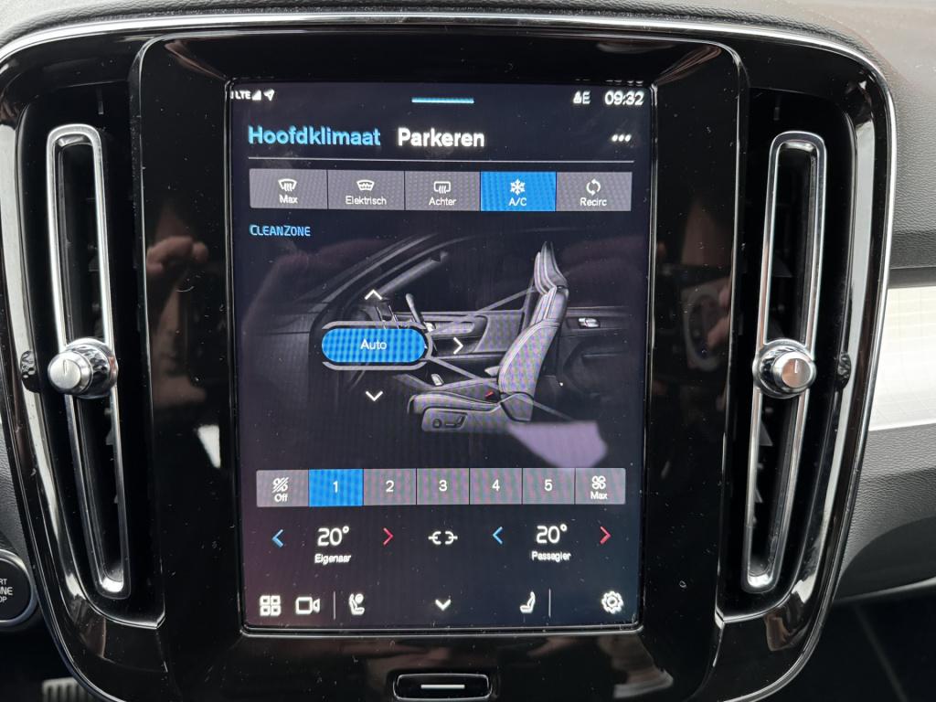 Volvo XC40 2.0 b4 plus dark | 18'' lmv | trekhaak | harman kardon