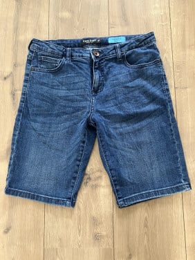Te koop jongens korte jeans CARS maat 16
