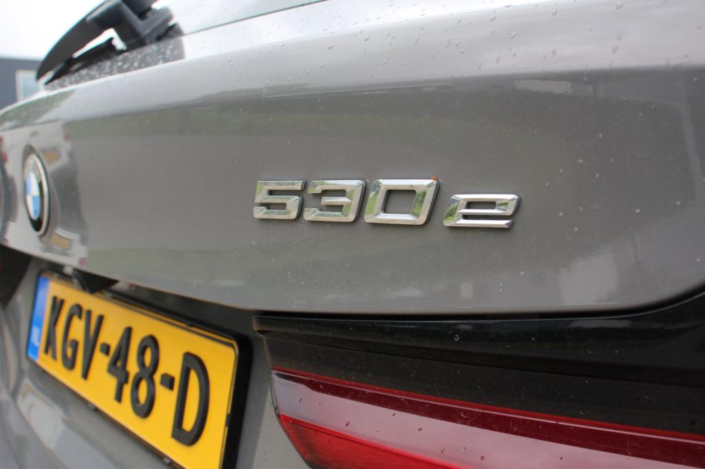 BMW 5 Serie touring 530e m-sport - 292 pk - berninagrau - trekhaak - applec