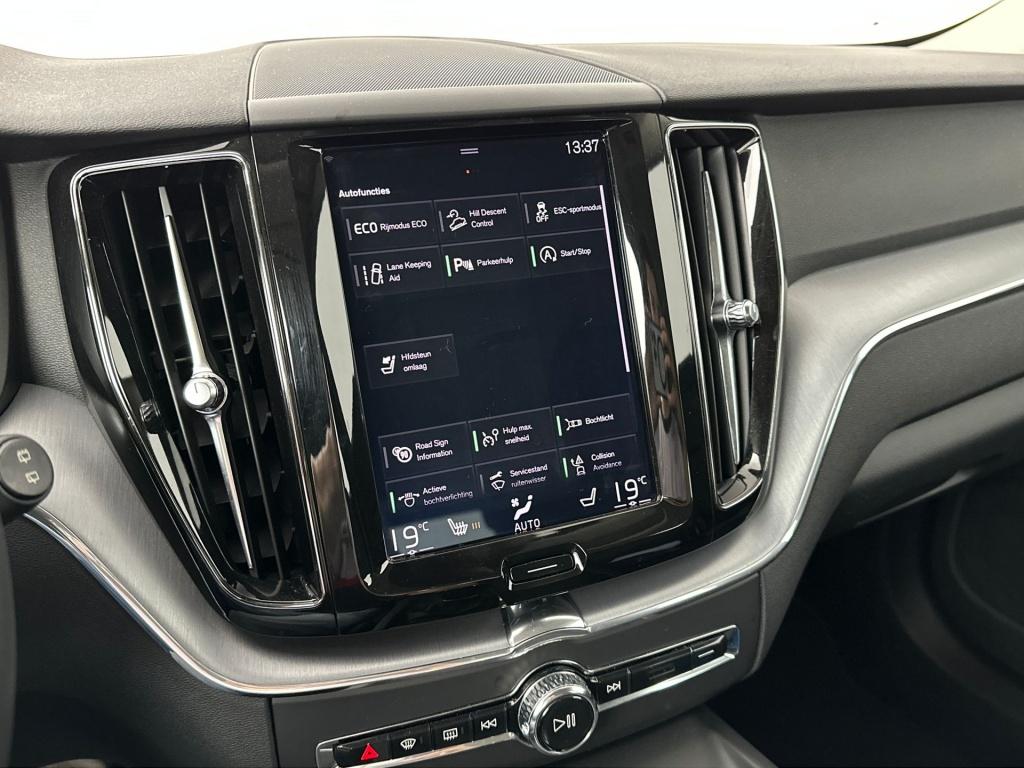 Volvo XC60 t5 253pk momentum| adap.cruise| trekhaak| leder| stoel.verw.
