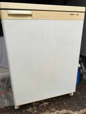Bosch vrieskast / Vriezer 85x60 cm. 135 liter