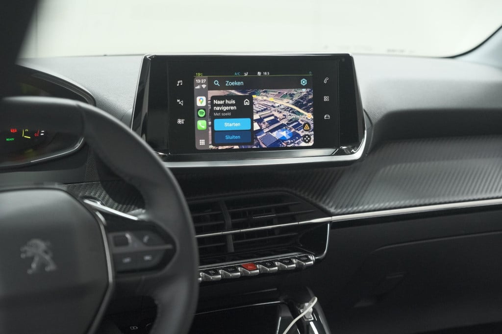 Peugeot 208 ev allure 50 kwh | 3 fase laadfunctie | parkeersensoren | apple