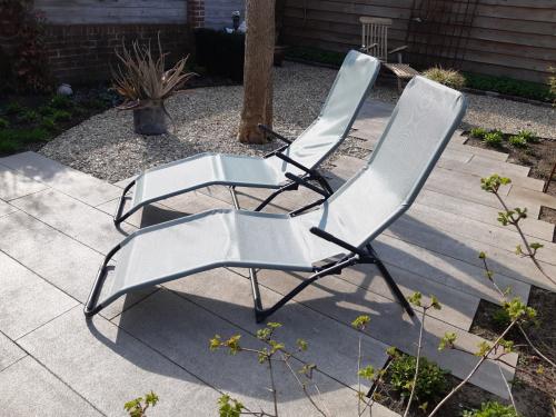 Sweeek - 2 opvouwbare ligbedden, levito, 141x57x935cm