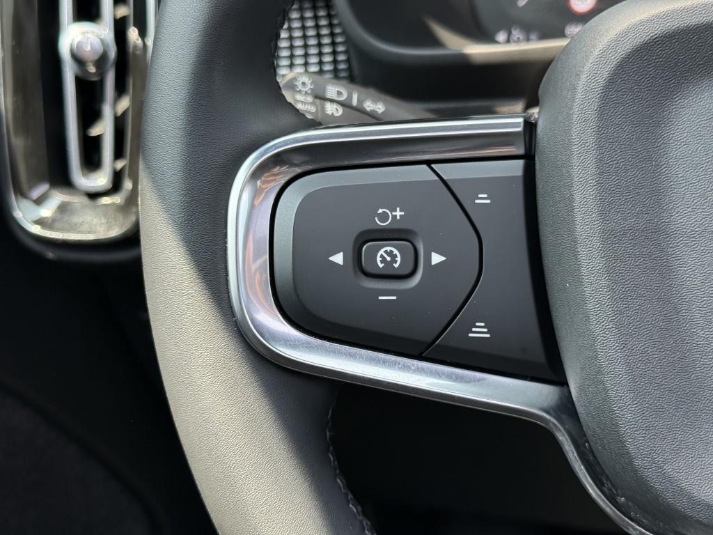 Volvo XC40 t5 262pk recharge ultimate dark |leder+ memory| camera| h&k soun