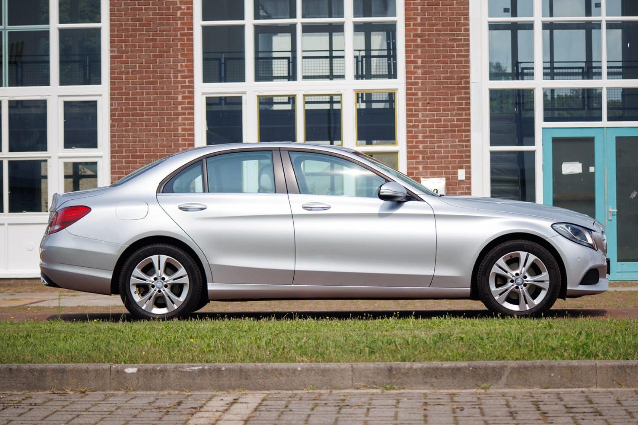 Mercedes C180 W205 2014 Nieuw model (8,2 sec 100) Nieuwstaat! Zuinig!