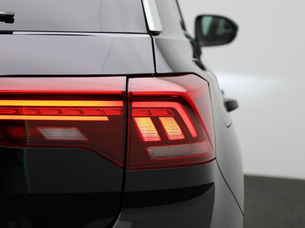 Volkswagen T-roc 1.0 tsi life | trekhaak | parkeer sensoren | virtual cockp