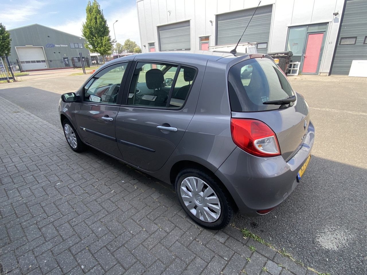 Leuke Renault Clio (2011-175000km) voor leuk prijsje!