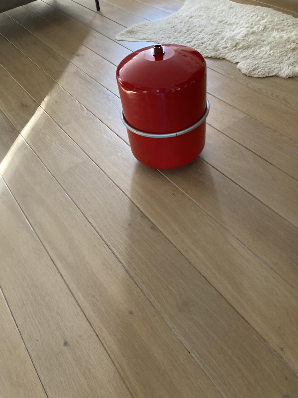 Expansievat voor CV installatie. Bijna nieuw.