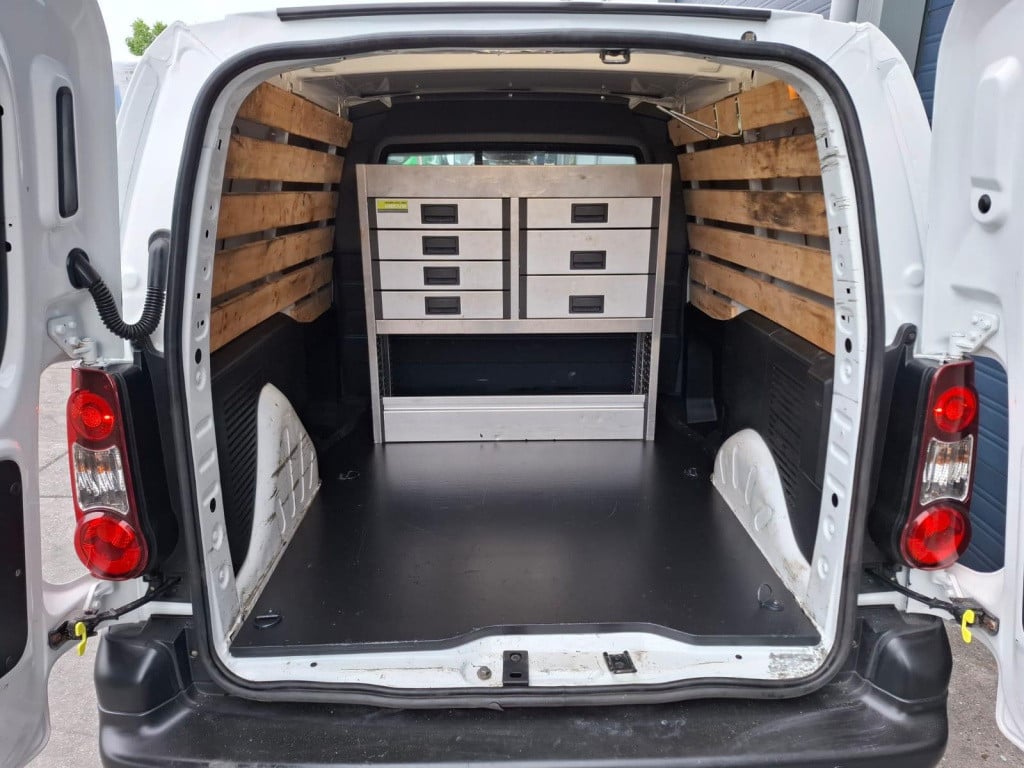 Citroen Berlingo 1.6 bluehdi 75 comfort airco / kasten inrichting / trekhaa