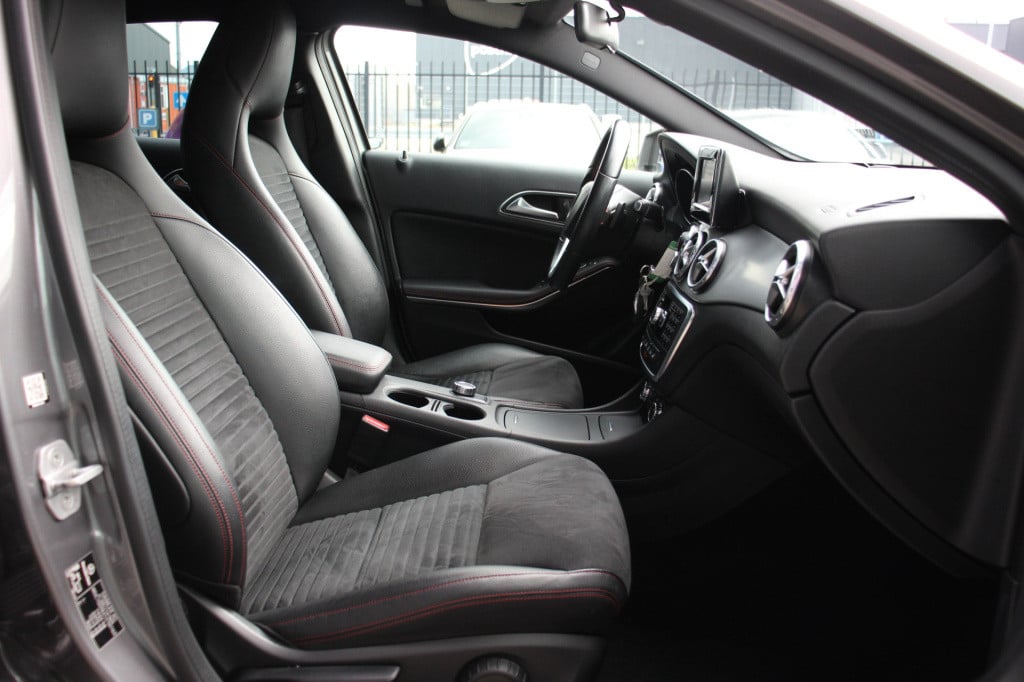 Mercedes-Benz Gla-klasse 200 prestige | amg-line | automaat