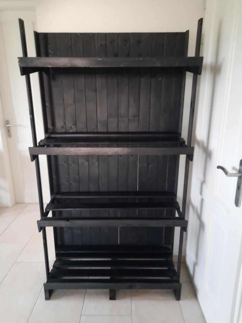 Zwart rek 40 x 100 x 180H (in goede staat )