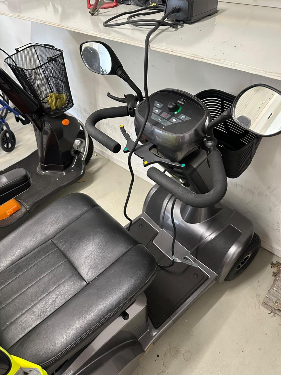 Scootmobiel Sterling S425