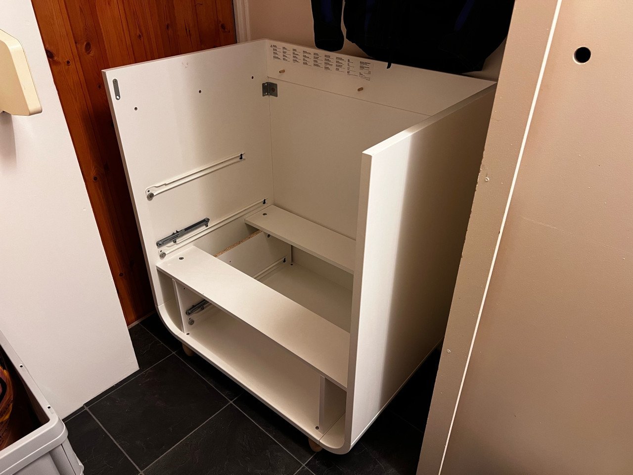 Babybedje + commode IKEA MYLLRA