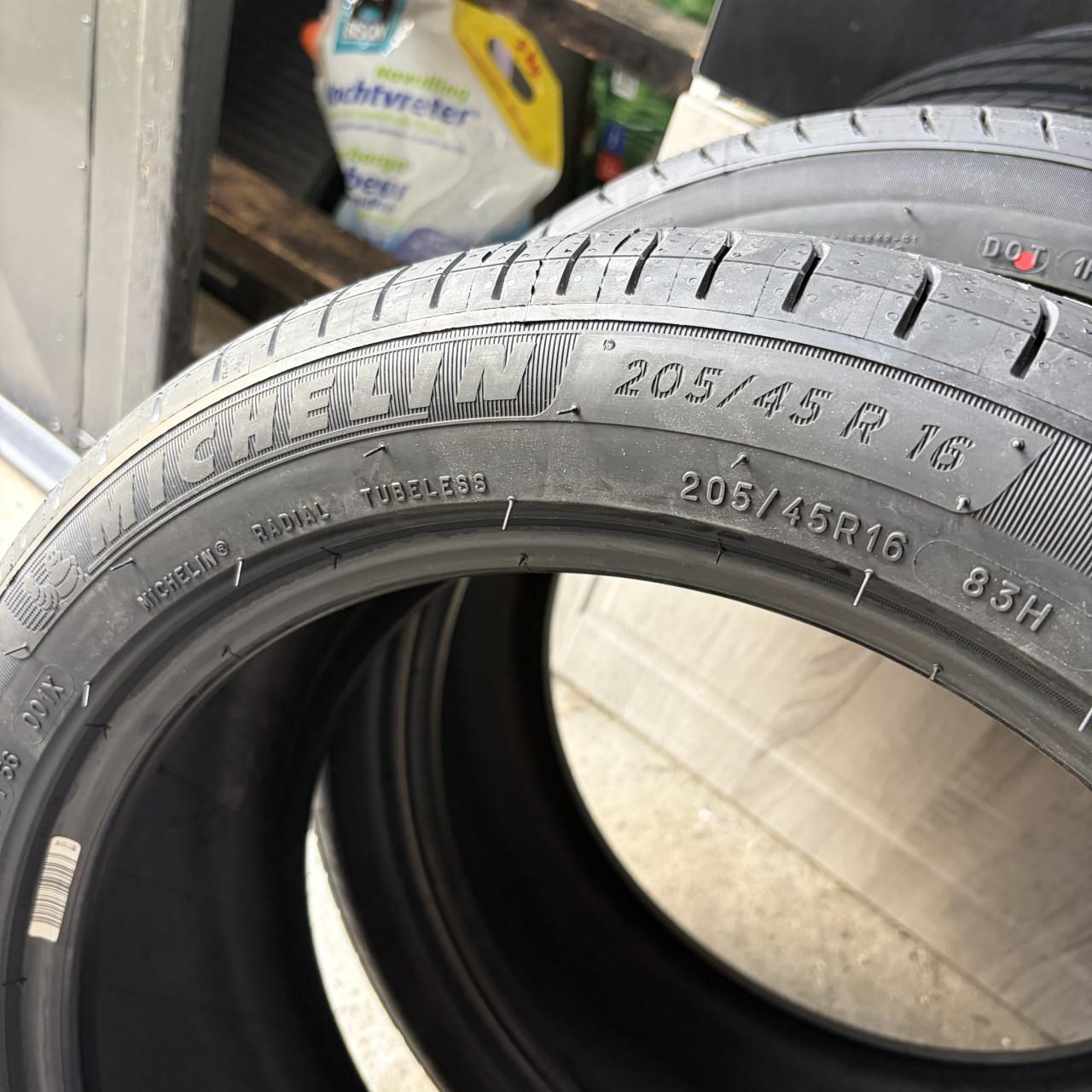 Gloednieuwe Michelin Primacy 4 banden