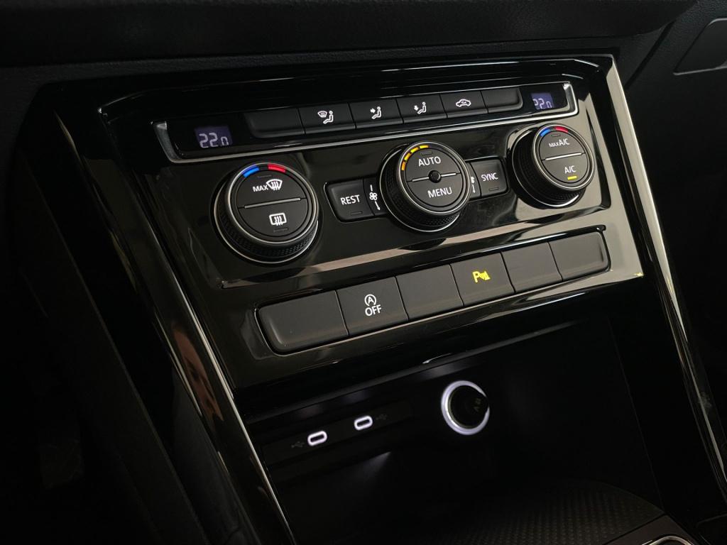 Volkswagen Touran 1.5 tsi highline