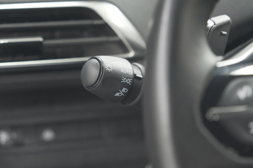Peugeot 5008 puretech 130 eat8 active pack | 7 zitplaatsen | camera | apple