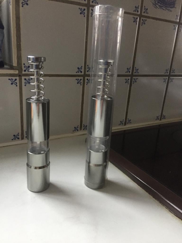 Te koop; peper en zout stel  pepermaler horeca koken keuken RVS