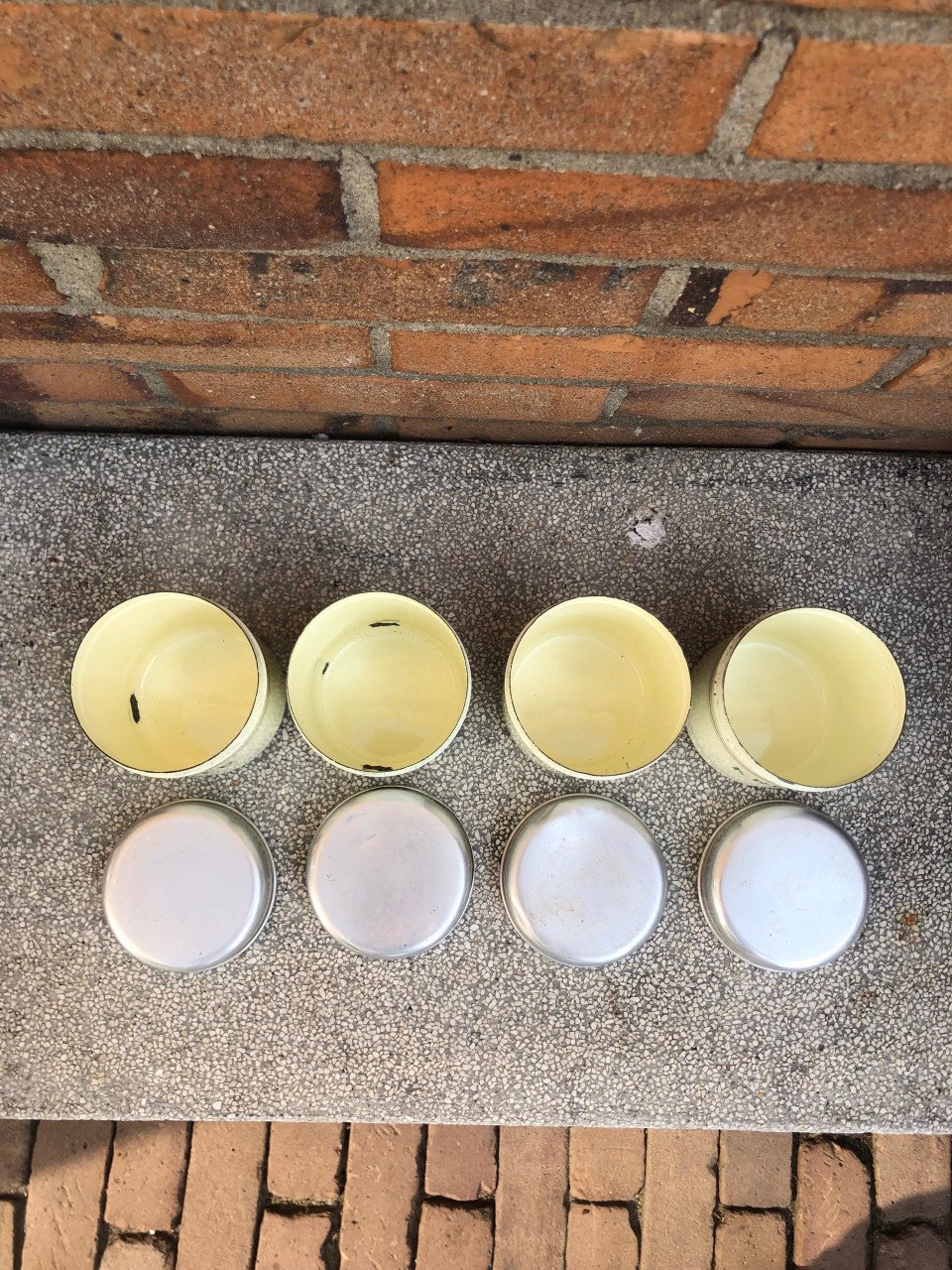 4 kruidenpotjes.