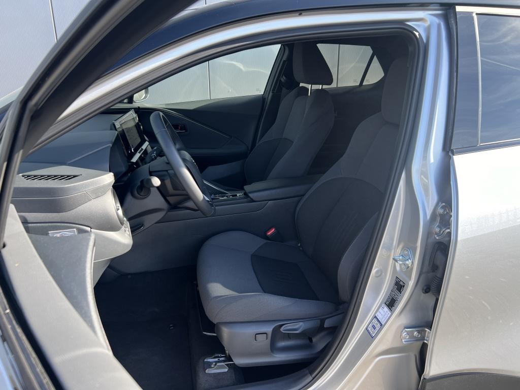 Toyota C-hr 1.8 hybrid 140 dyn
