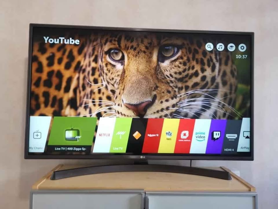 Prachtige Smart 49 inch (125CM) cm grote LG 4K uhd led tv. Wi-Fi Bluetooth