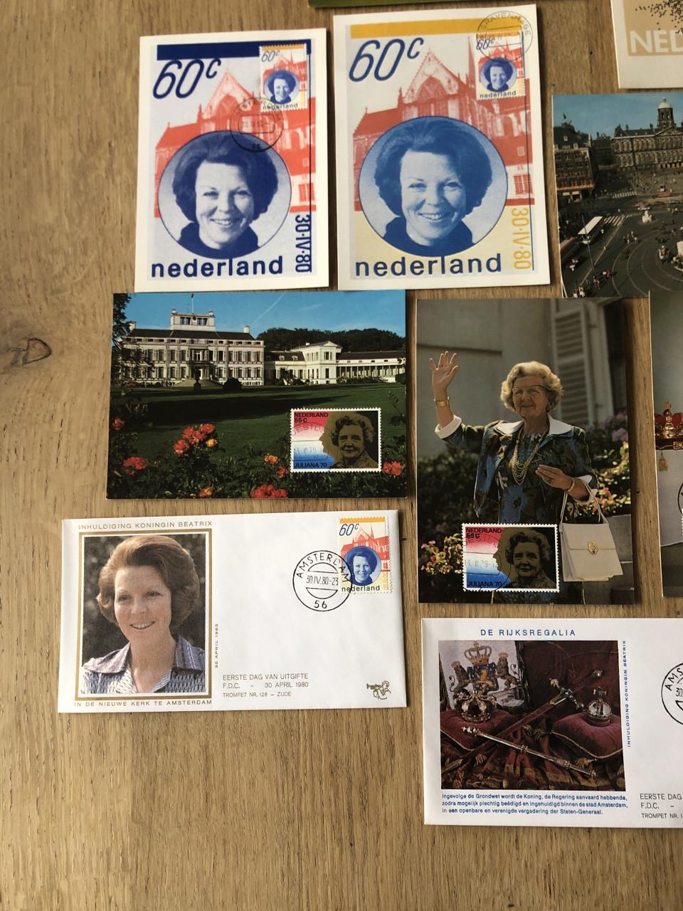 Koningshuis eerste dag herinnering uitgaven