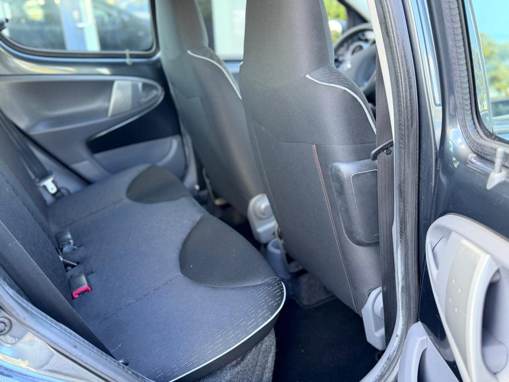 Peugeot 107 1.0-12v xs * airco * carplay * nap * 5 deurs