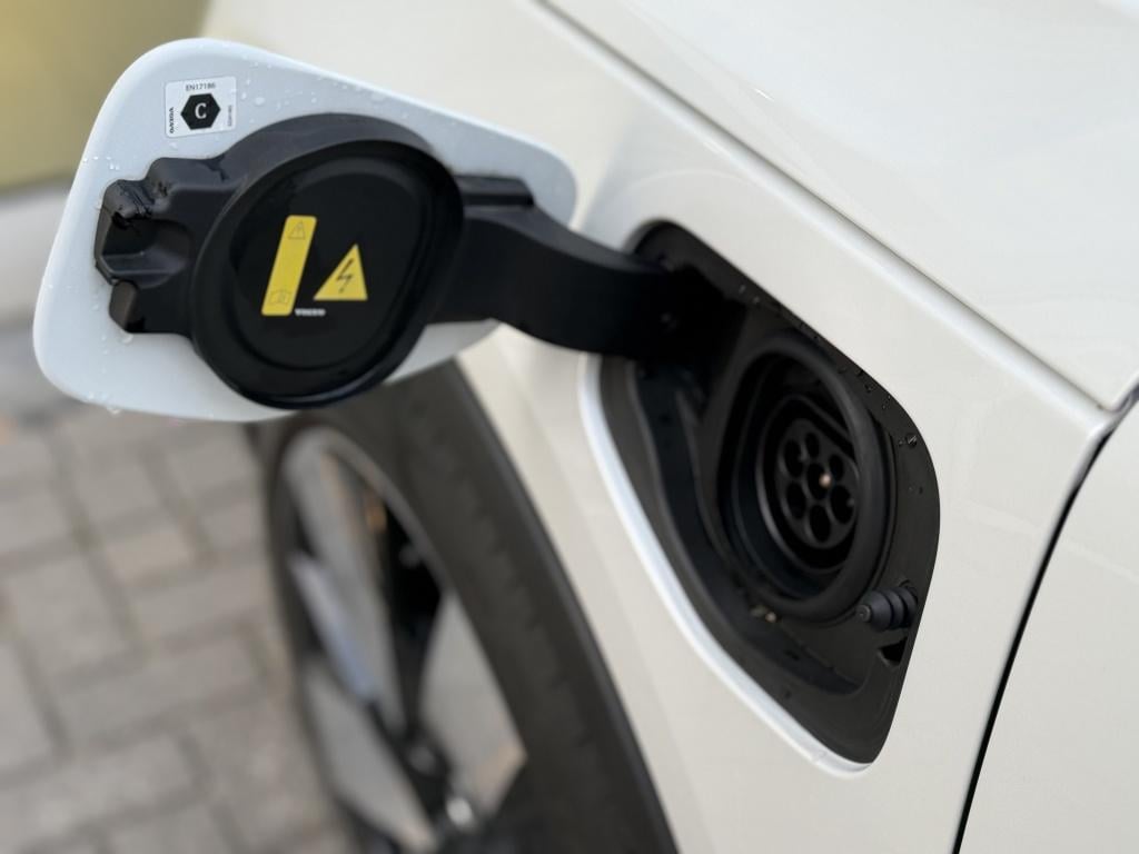 Volvo XC40 t5 262pk recharge ultimate dark| full options !!