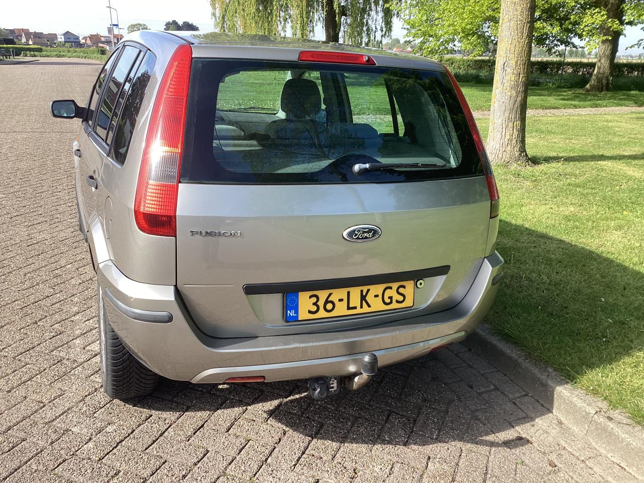 Ford Fusion Luxury 1.4 1.6V nieuwe APK en distributieriem en waterpomp