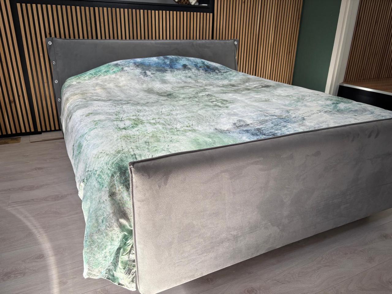 Boxspring bed
