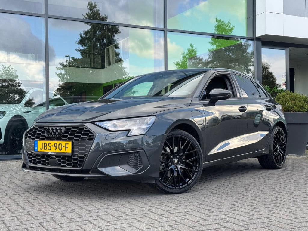 Audi A3 sportback 40 tfsi e edition * stoelverwarming * camera * adaptive c