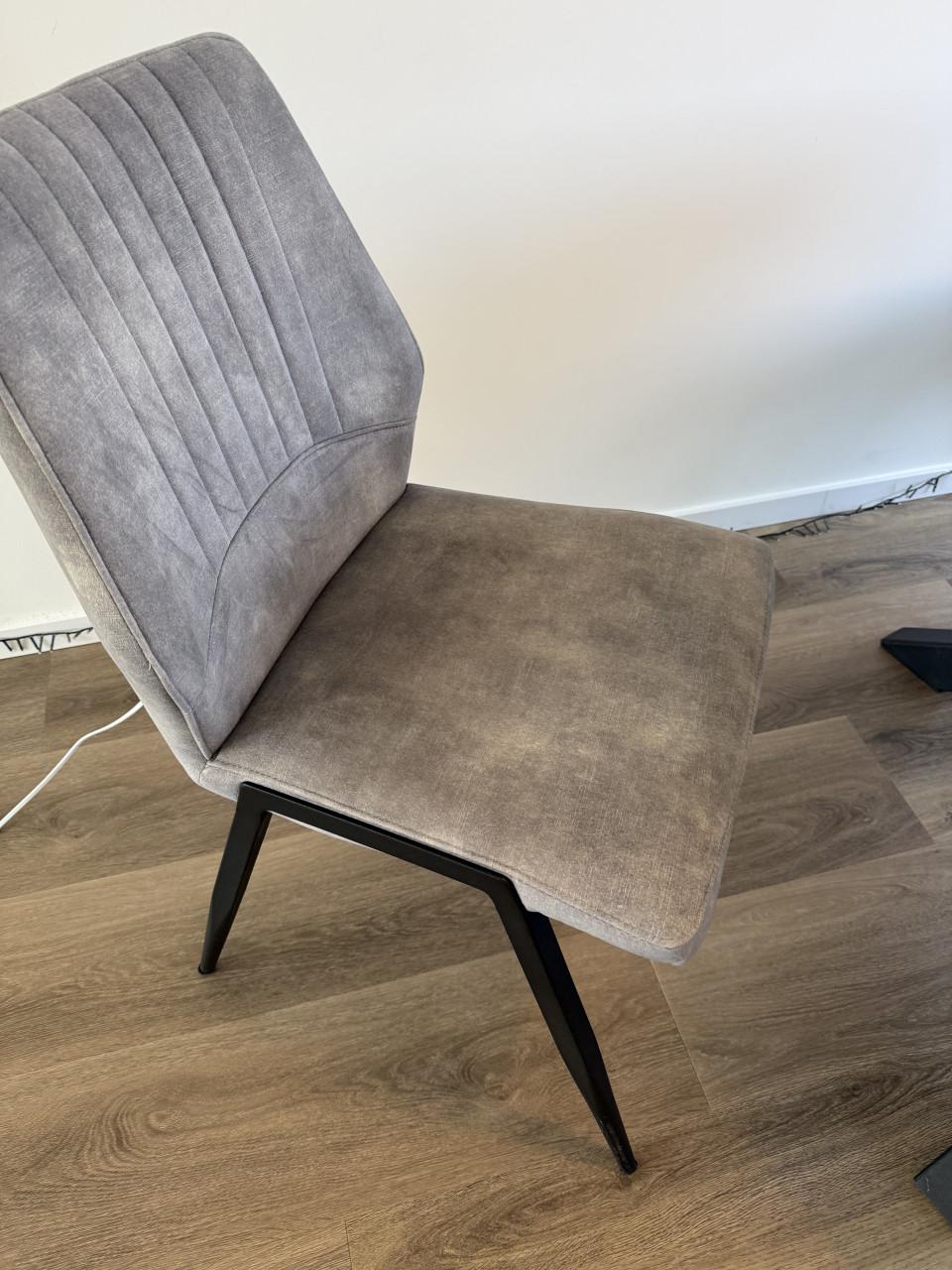 Eettafel mangohout + 4 stoelen