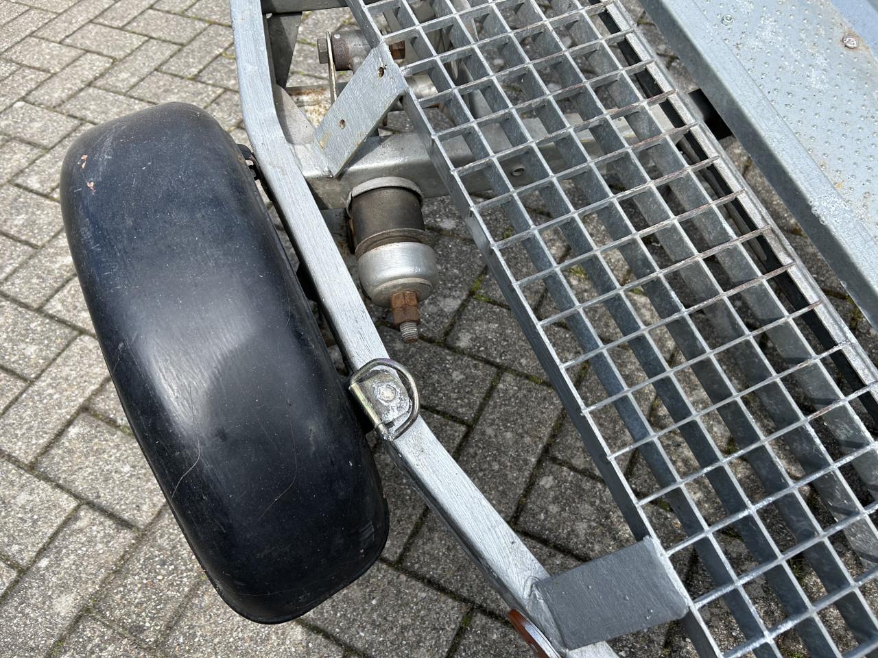 Aanhanger voor motor en fietsen