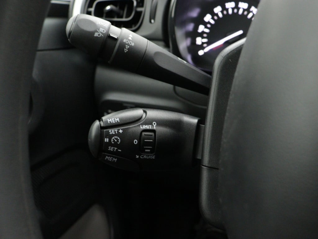 Citroen C3 82 pk feel | rijklaar | parkeersensoren achter | navigatie | app