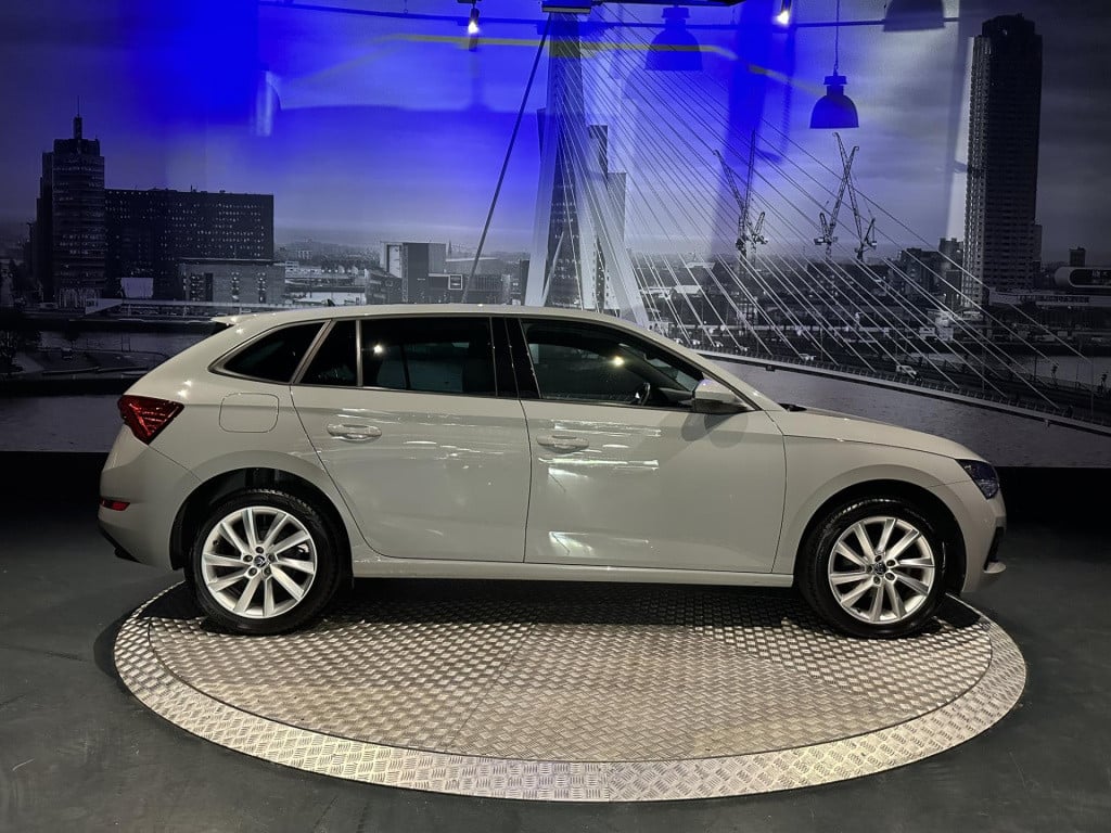 Skoda Scala 1.0 tsi sport business *steelgrey*camera*sportstoelen*led*sunse