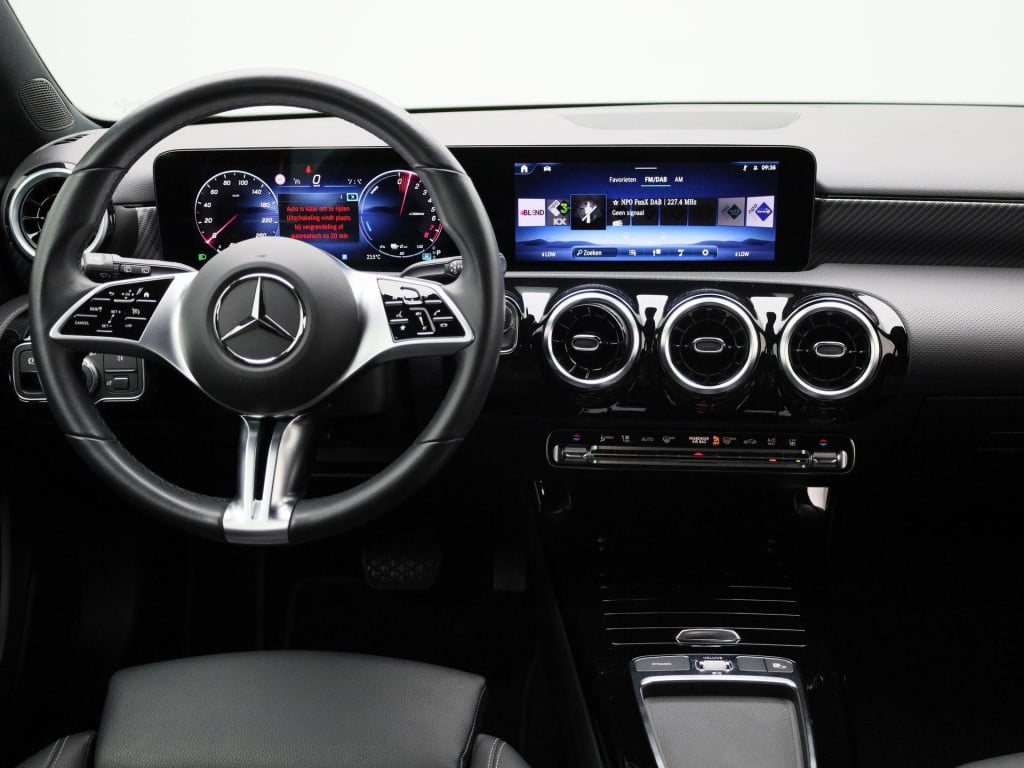 Mercedes-Benz A-Klasse 250 e luxury line | automaat | lmv | half leder | vi