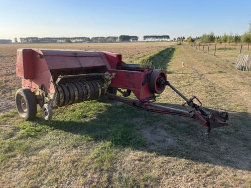 New Holland 278