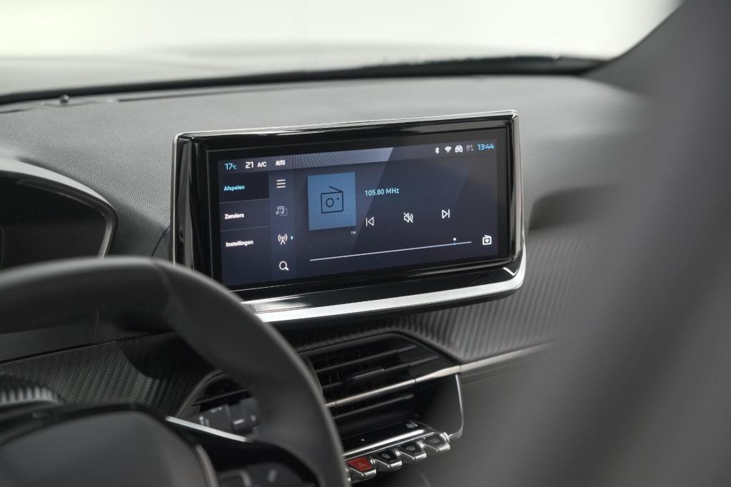Peugeot 2008 puretech 100 allure | apple carplay | parkeersensoren | climat