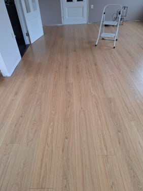 Laminaatvloer eikenkleurig 39m2 in goede staat