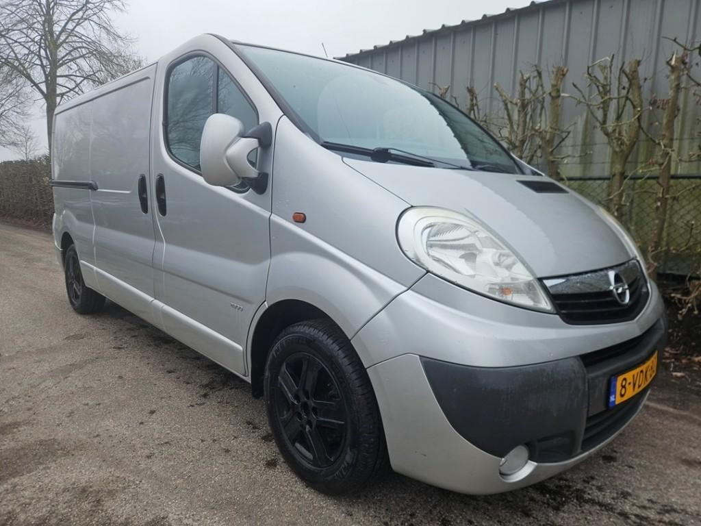Opel Vivaro 2.5 cdti 145 pk l2h1 tecshift
