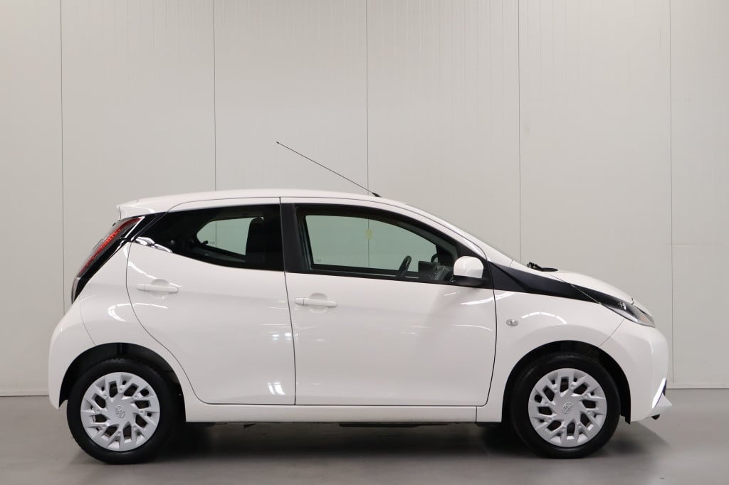 Toyota Aygo 1.0 vvt-i x-nav