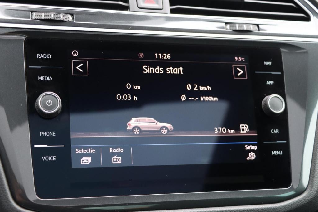 Volkswagen Tiguan 1.4 tsi comfortline business r | panoramadak | trekhaak |